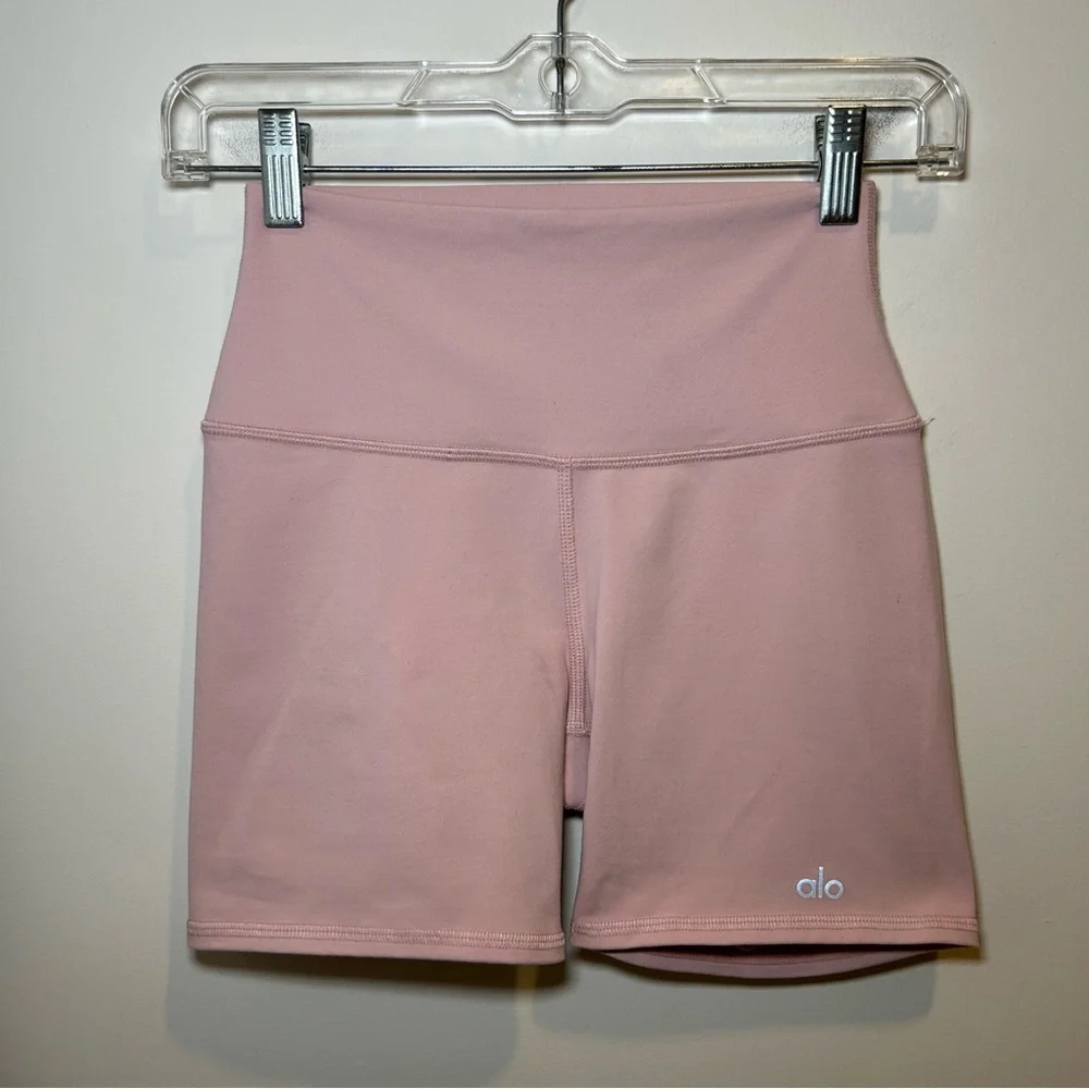 Alo Yoga 5” Airbrush High-Waist Biker Short Light Pink Size Extra Small - Picture 4 of 9